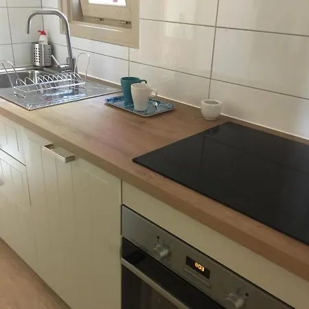 Iris Vendeghaz Hébergement de vacances